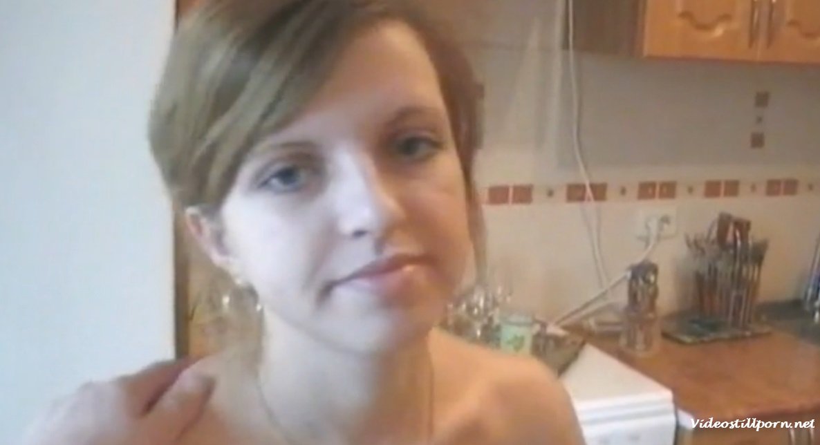 Соблазнил  на кухне и сочно выебал